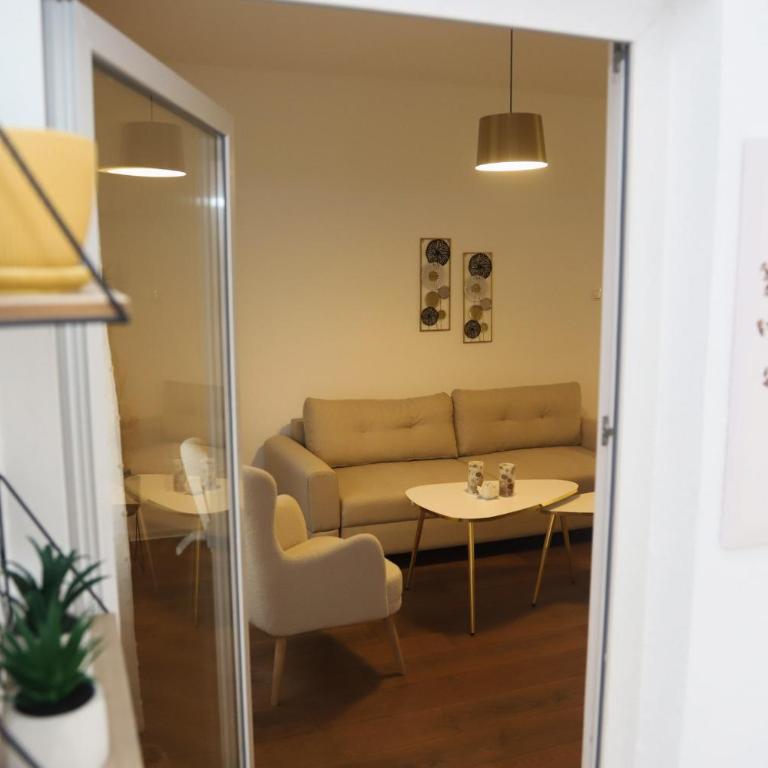 Mostar Comfort Suites with Free Parking - One-Bedroom Apartment with Balcony - 7