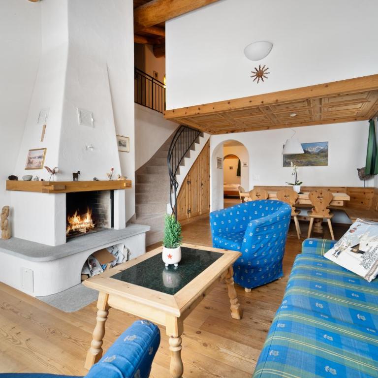 Luxury Chalet St Moritz with View - 4 Bedrooms - Apartment mit 4 Schlafzimmern und einem Balkon - 5