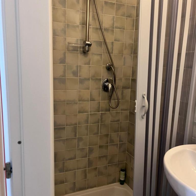 Da Adriana Guesthouse - Camera Matrimoniale con Bagno Privato - 19