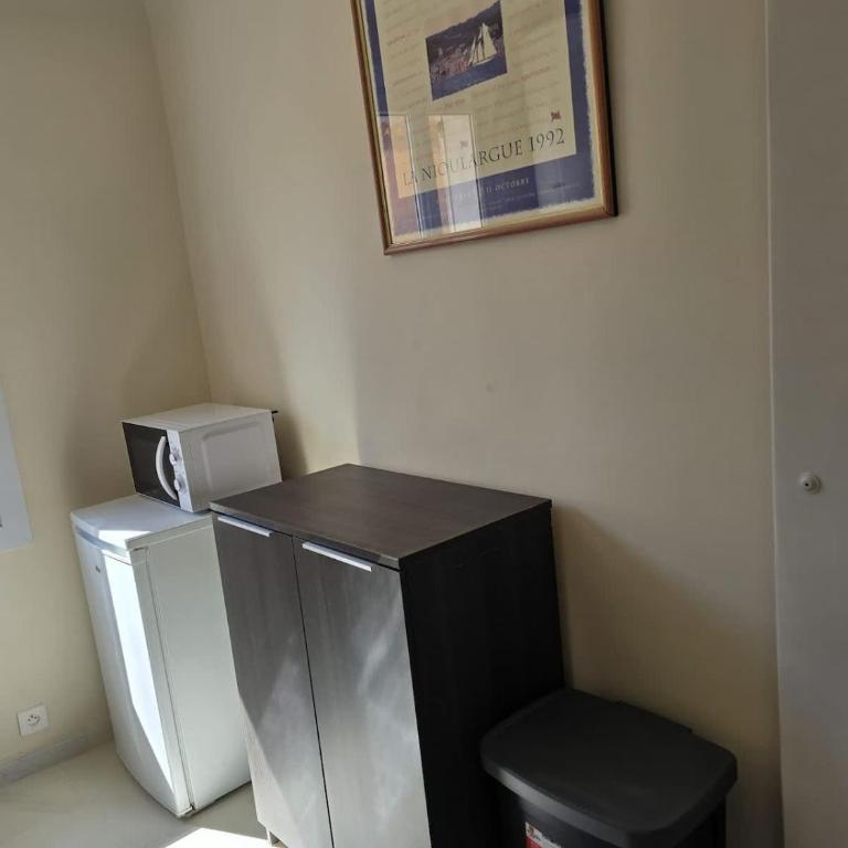 Studio Celli l Near Port & AC l Shellter Rentals - Appartement - 4