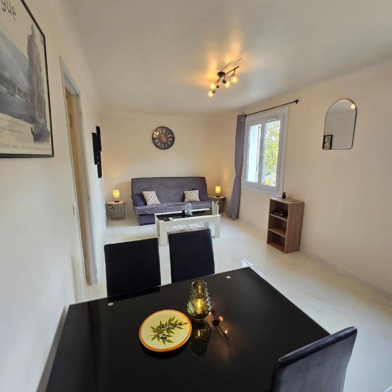 Studio Celli l Near Port & AC l Shellter Rentals - Appartement - 9