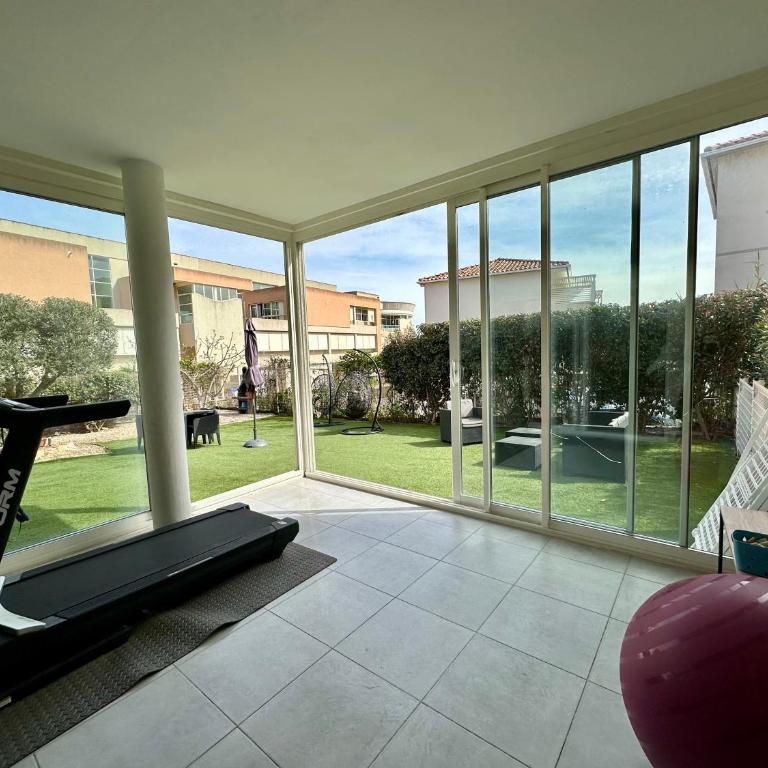 Appartement Cardellina - rez-de-jardin , parking privé - 6 couchages, centre Calvi & plage à pied - Two-Bedroom Apartment - 1