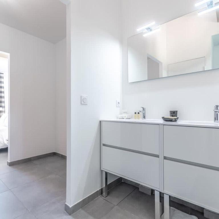 Villa Les Mures l Pool & Garden l Shellter Rentals - Villa - 13