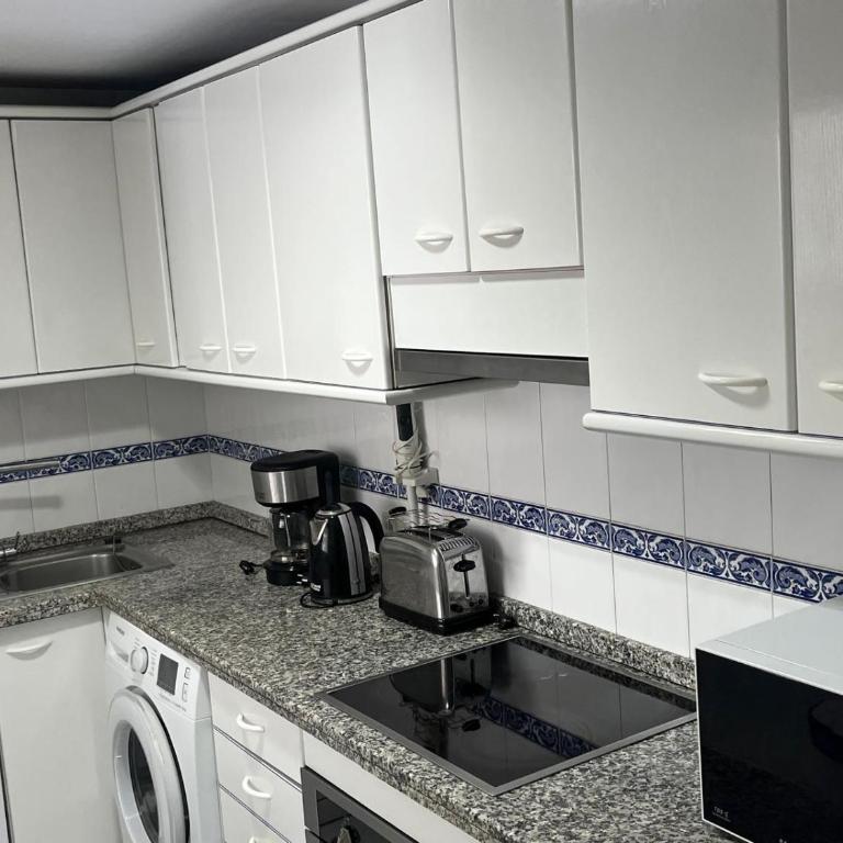 Fantástico Apartamento con Vista al Mar - Three-Bedroom Apartment - 18