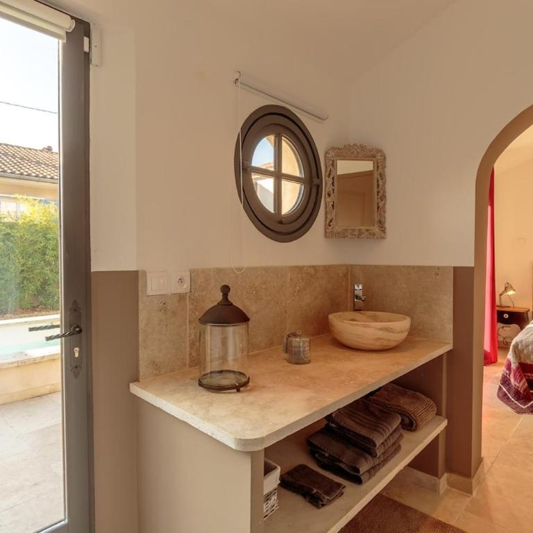 Mas provençal au coeur de L'Isle-sur-la-Sorgue - Villa - 2