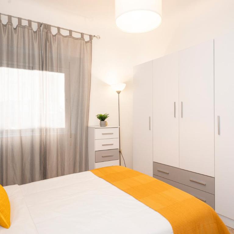 Encanto Nazarí, By DaiMar - Three-Bedroom Apartment - 10