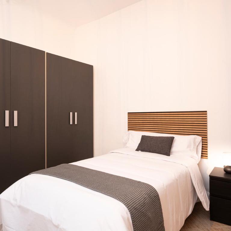 Encanto Nazarí, By DaiMar - Three-Bedroom Apartment - 13