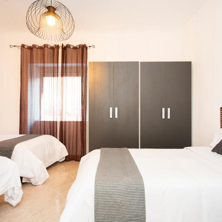Encanto Nazarí, By DaiMar - Three-Bedroom Apartment - 25