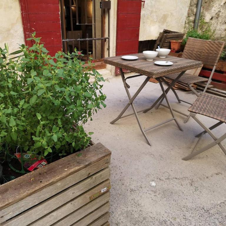La Maison des Hautures - Ancien Couvent avec Extérieur Proche Arénes- Idéal Familles ou groupe - Casa con 3 Camere da Letto - 17