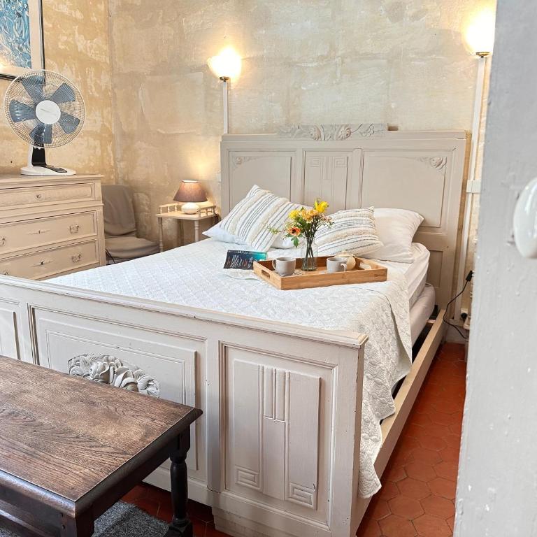 La Maison des Hautures - Ancien Couvent avec Extérieur Proche Arénes- Idéal Familles ou groupe - Casa con 3 Camere da Letto - 4