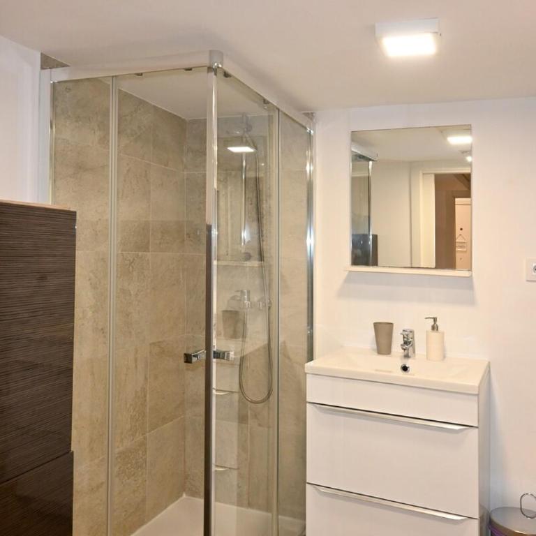 Modern, temporary, and practical apartment in Chamberí VAR120 - One-Bedroom Apartment - 6