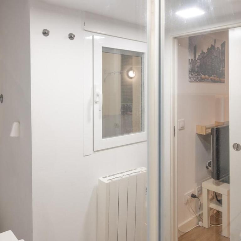 Modern, temporary, and practical apartment in Chamberí VAR120 - One-Bedroom Apartment - 13