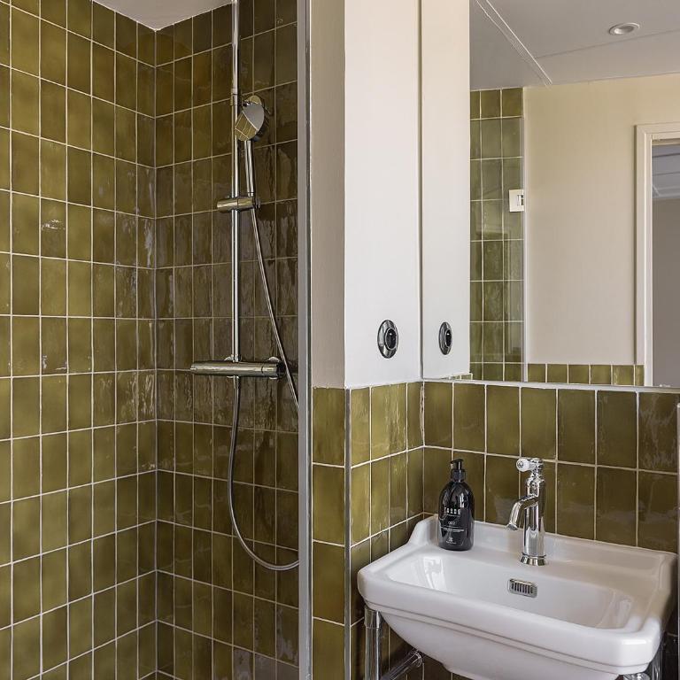Hôtel du Savoir - Chambre Familiale - 8