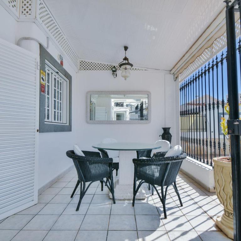 Casa Mely by Homestaygrancanaria - Three-Bedroom House - 4