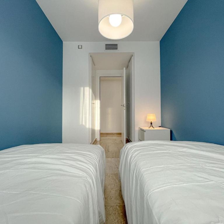 Magic Fenals apartment - Three-Bedroom Apartment with Balcony - 14