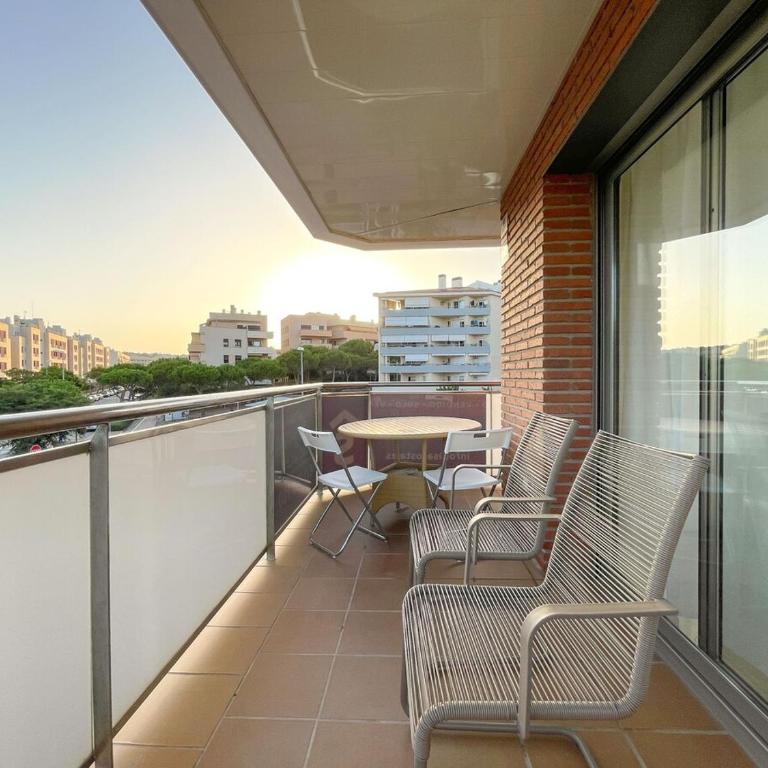 Magic Fenals apartment - Three-Bedroom Apartment with Balcony - 22