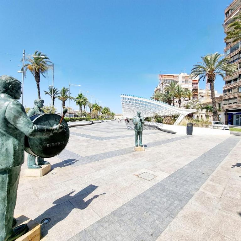 Modern and Cozy Apartment Just Steps from Los Locos Beach - Apartment - 31