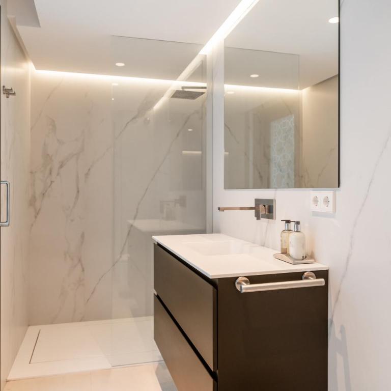 All About Villa Serenity - Villa - 34