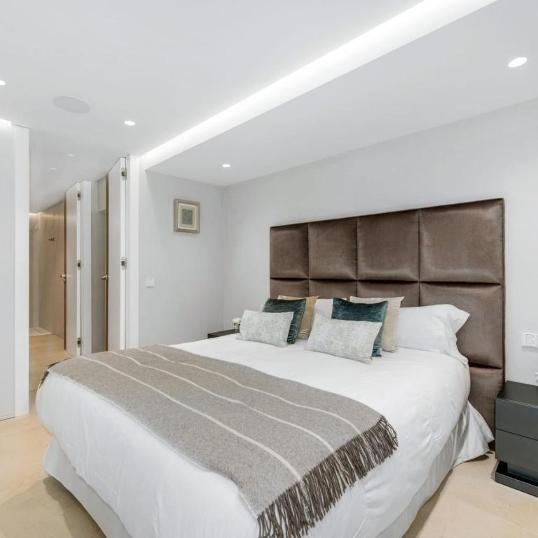 All About Villa Serenity - Villa - 35
