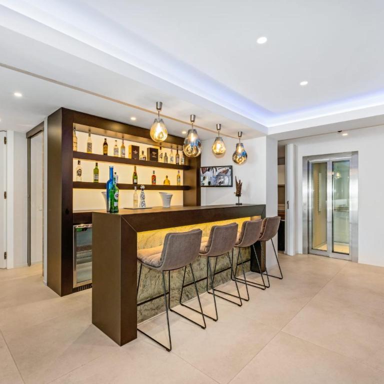 All About Villa Serenity - Villa - 45