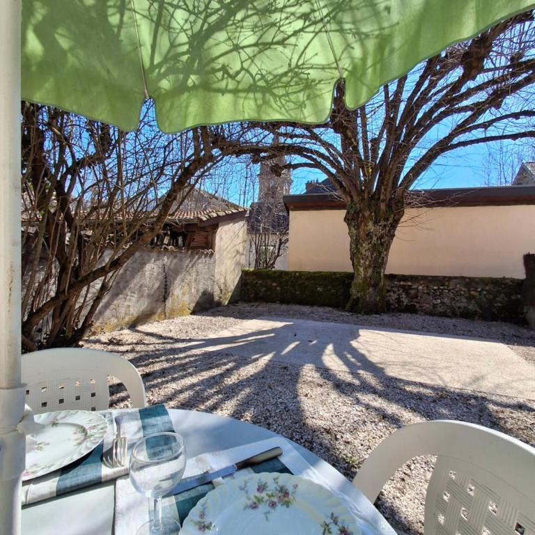 Chez Mamine, au coeur du village avec jardin - Maison 2 Chambres - 3