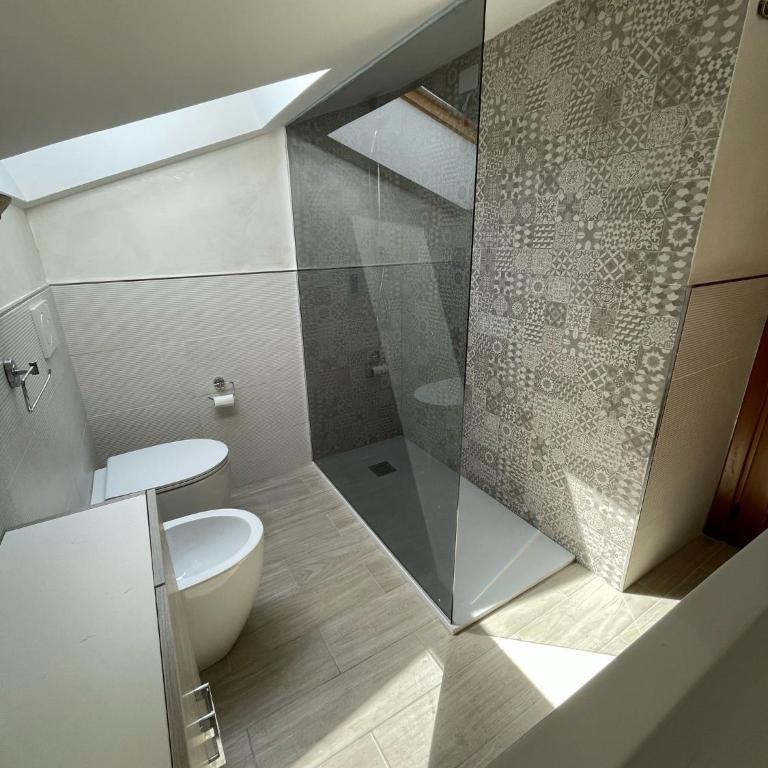 Kennedy Family Apts - Two-Bedroom Apartment with Terrace - 21