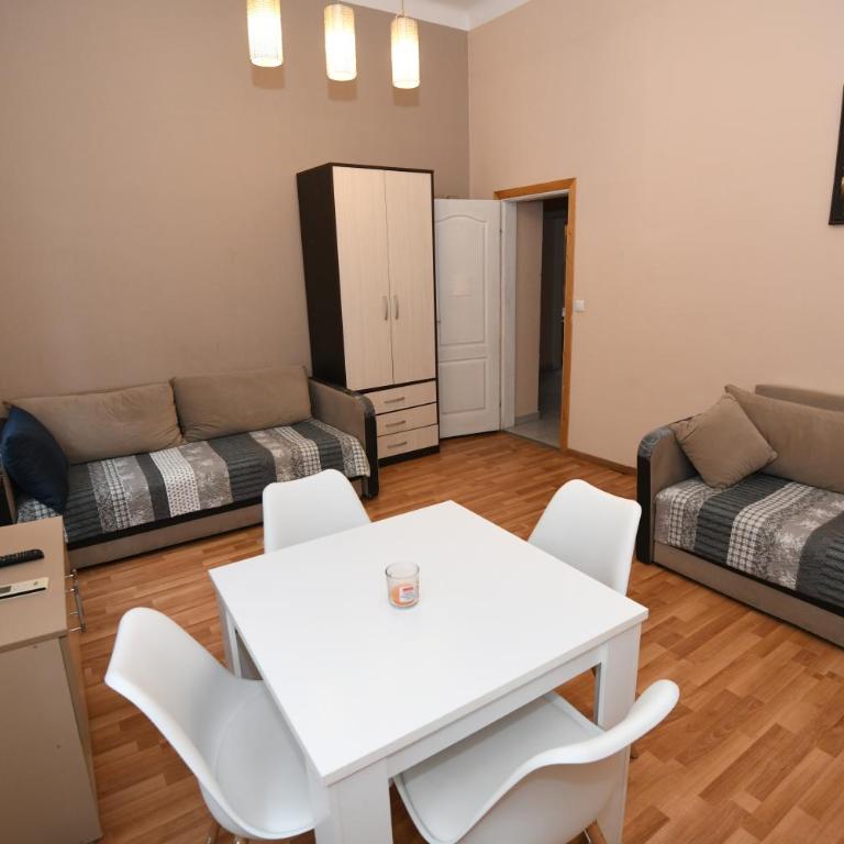 Apartments Downtown Novi Sad - Deluks Apartman - 1