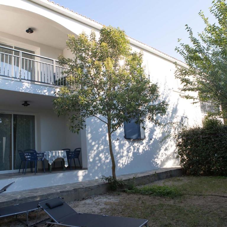 Les Mûriers - Appartement 2 Chambres - Vue sur Jardin - 39