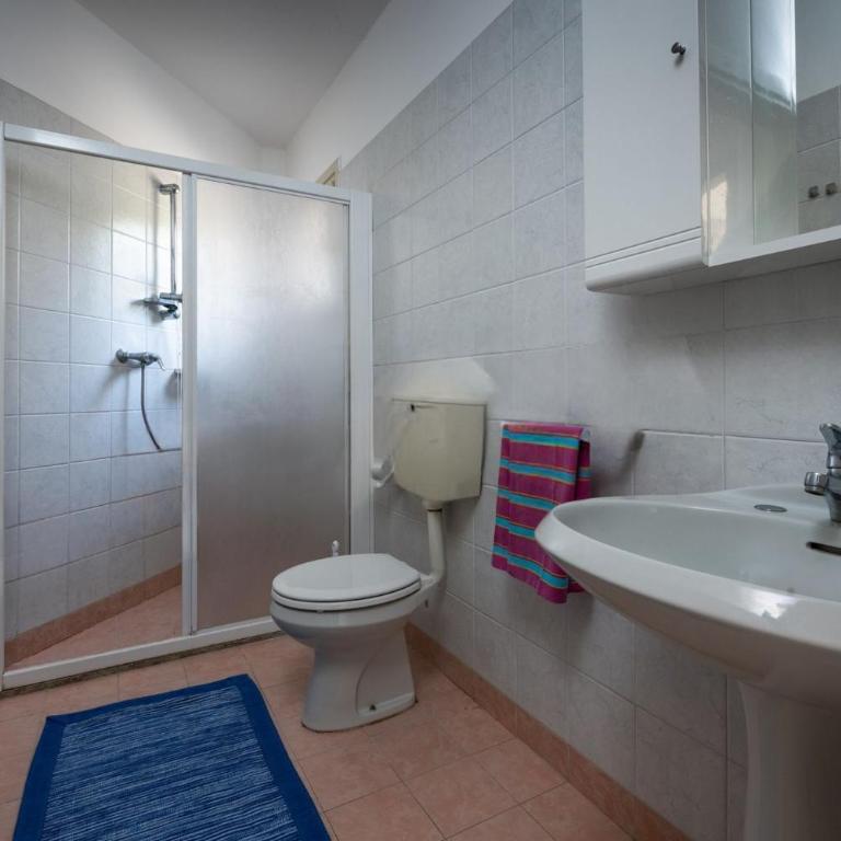 Sunny villa with pool and garden - Apartment - 7