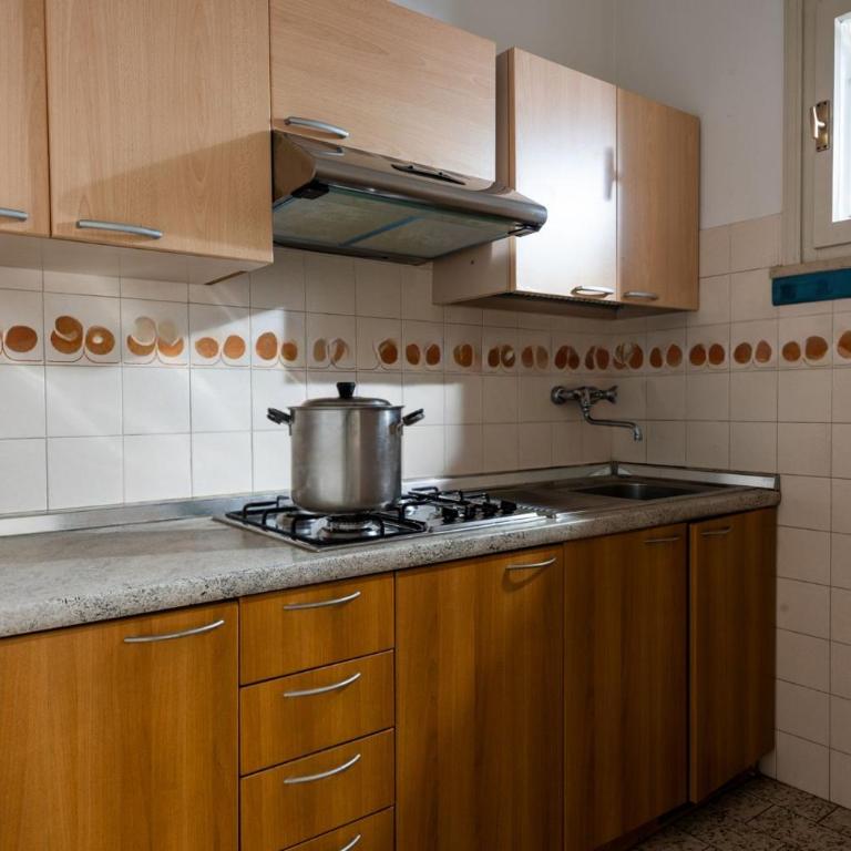 Sunny villa with pool and garden - Apartment - 4