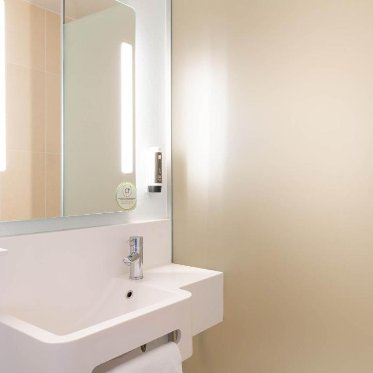 B&B HOTEL Lyon Centre Part-dieu Gambetta - Chambre Double - 9