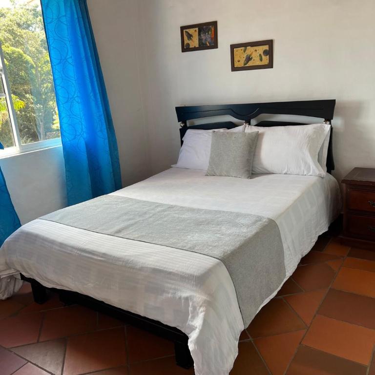 La Esperanza, Mesa de los santos - Villa - 12