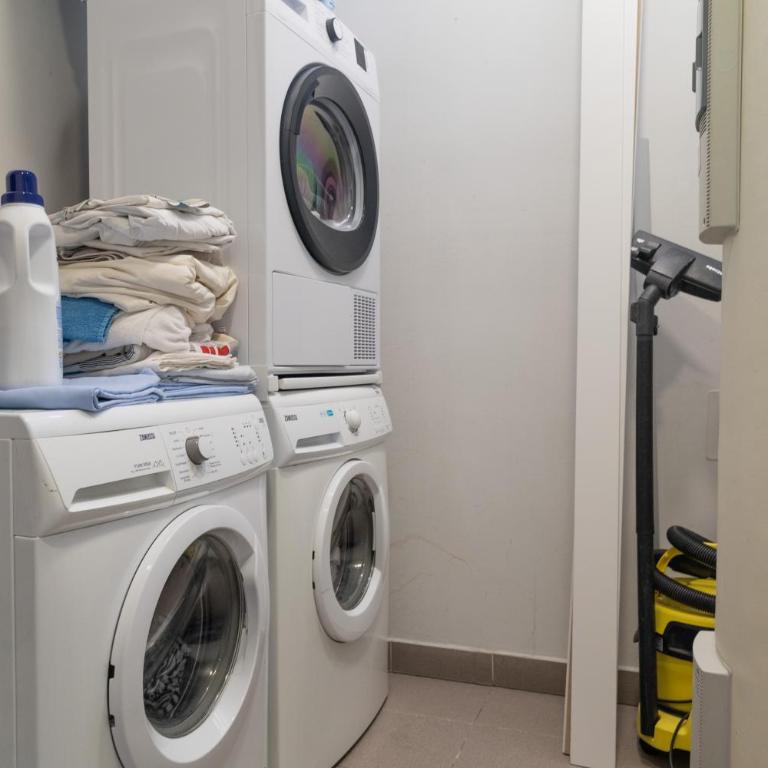 Habitaciones con estilo y comodidad en el centro de Madrid - Double Room with Private Bathroom - 9