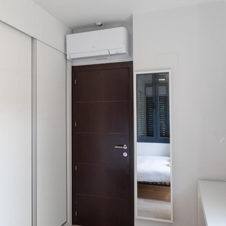 Habitaciones con estilo y comodidad en el centro de Madrid - Double Room with Private Bathroom - 10