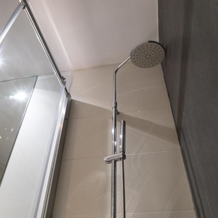 Habitaciones con estilo y comodidad en el centro de Madrid - Double Room with Private Bathroom - 14