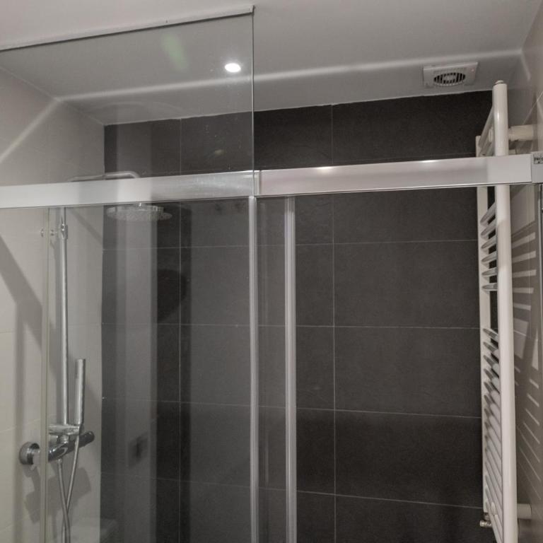 Habitaciones con estilo y comodidad en el centro de Madrid - Double Room with Private Bathroom - 18