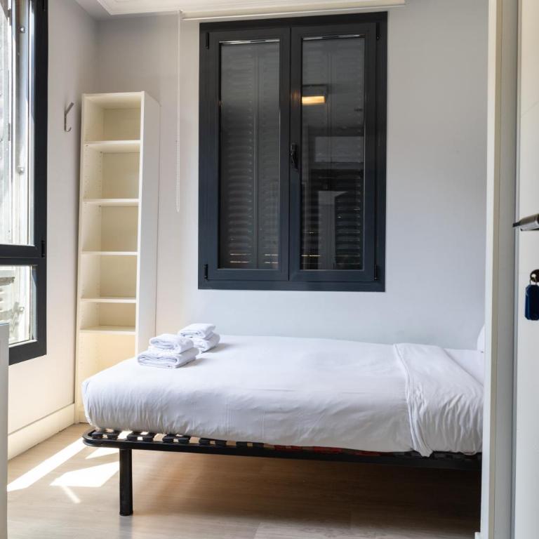 Habitaciones con estilo y comodidad en el centro de Madrid - Double Room with Private Bathroom - 8