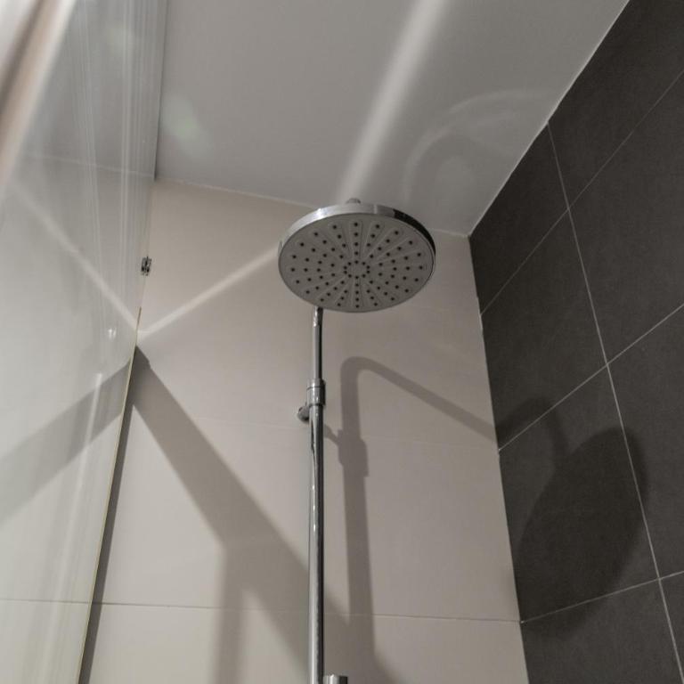 Habitaciones con estilo y comodidad en el centro de Madrid - Double Room with Private Bathroom - 21