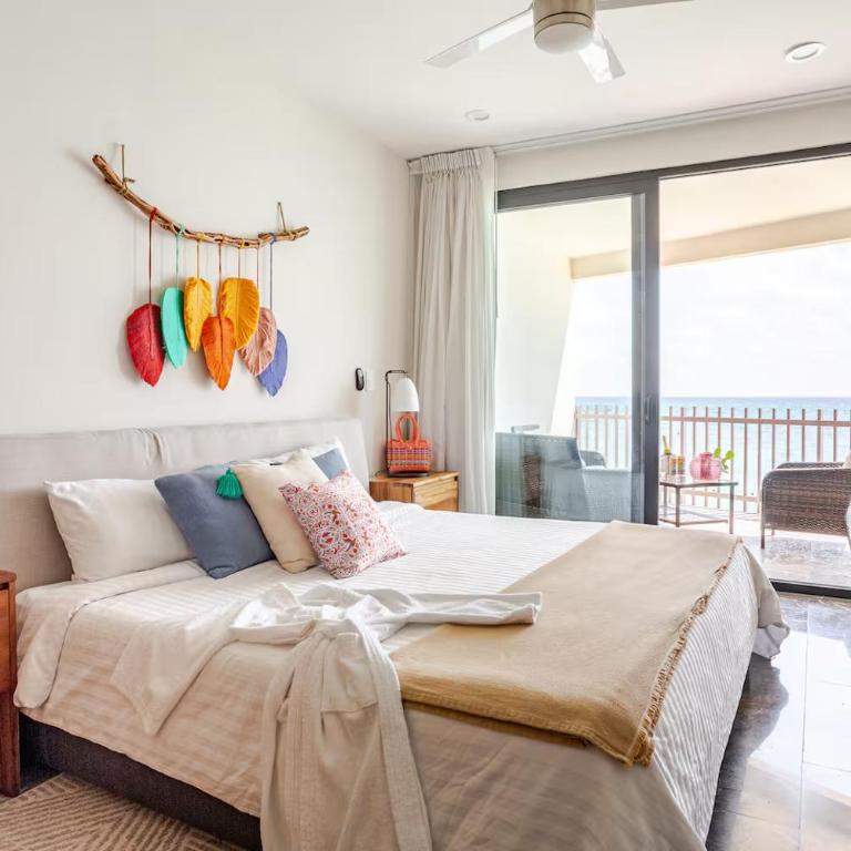 It Beach Condo - Two-Bedroom Apartment with Terrace and Sea View - 14
