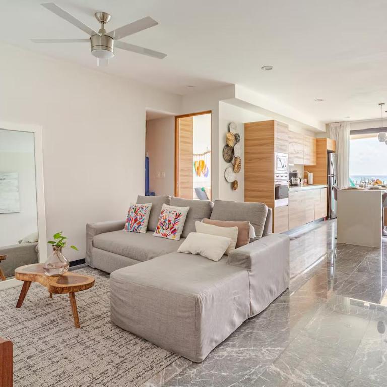 It Beach Condo - Two-Bedroom Apartment with Terrace and Sea View - 15