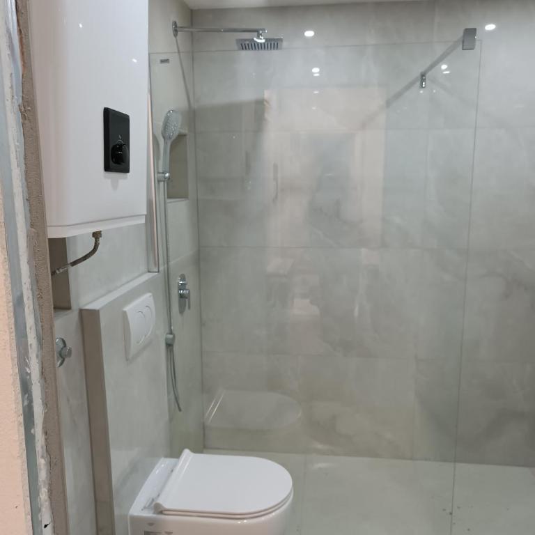 Stan centar - Apartman sa 2 Spavaće Sobe - 1