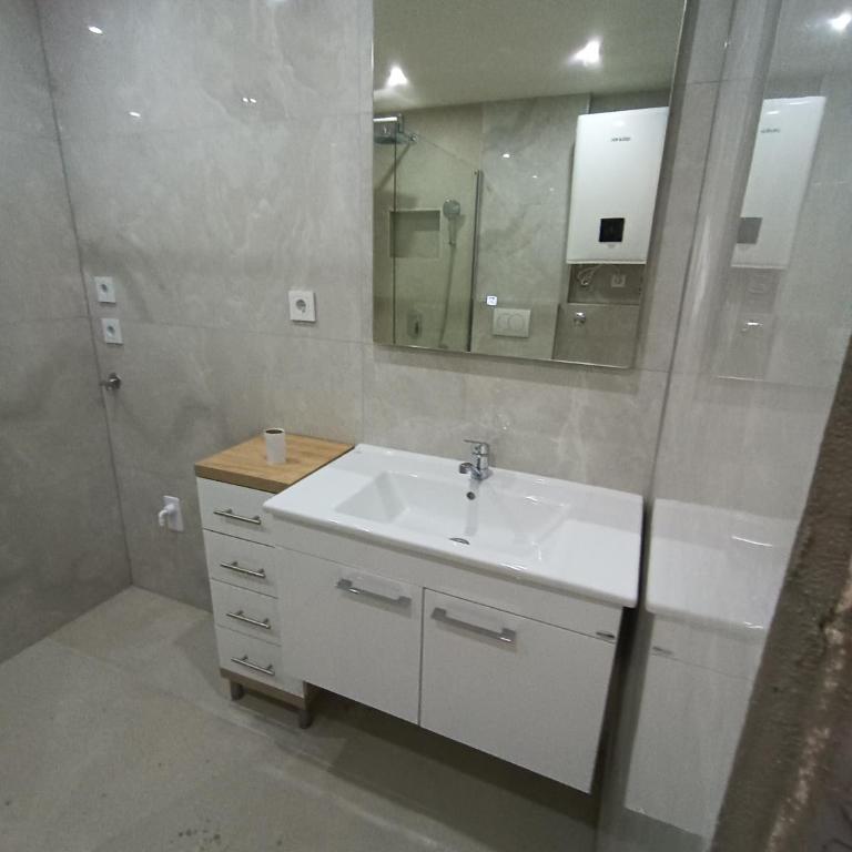 Stan centar - Apartman sa 2 Spavaće Sobe - 9
