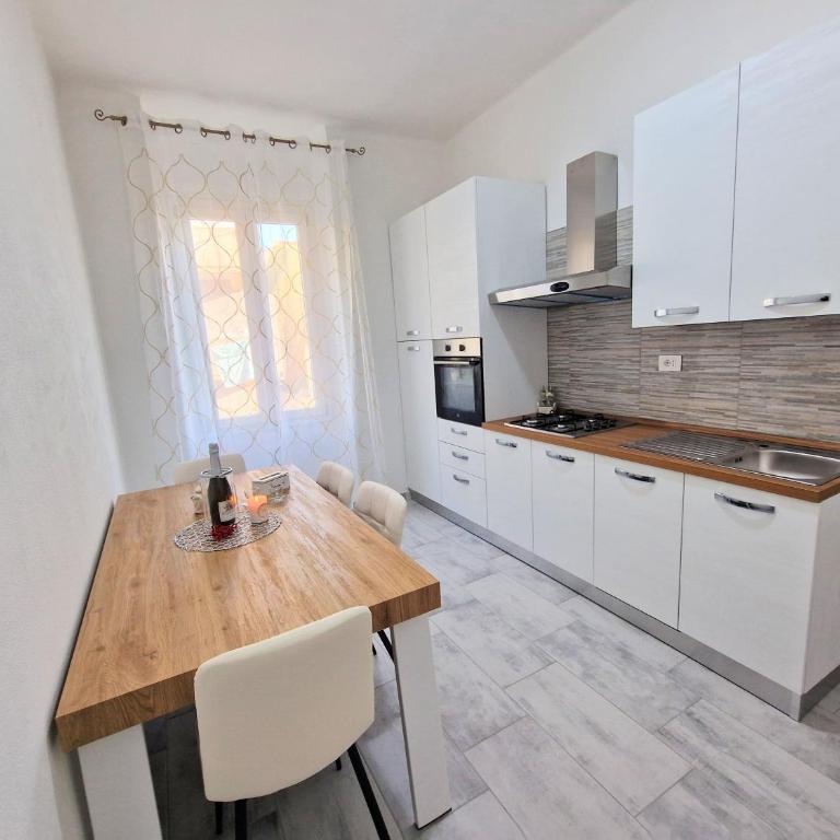 Sole a catinelle - Central Alghero Stay - Appartamento con 2 Camere da Letto - 6