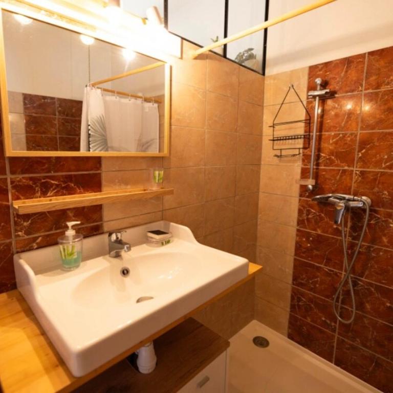 Charmante Maison de village Clim et Wifi - Appartement 1 Chambre - 20