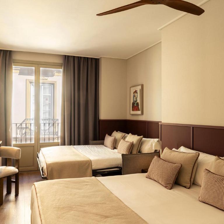 Hotel Well and Come Málaga - Habitación Familiar Deluxe - 7