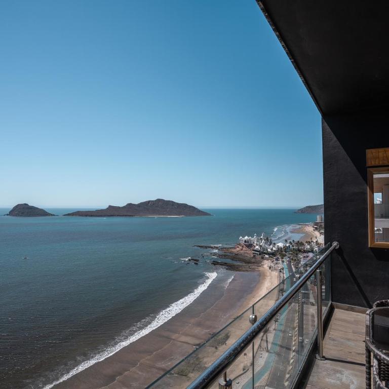 Mazatlán departamento por malecon - Two-Bedroom Apartment - 32