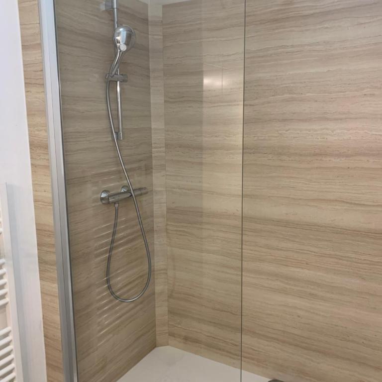 APPARTEMENT 2 CHAMBRES AVEC BALCON ET PARKING - Appartamento con 2 Camere da Letto - 10