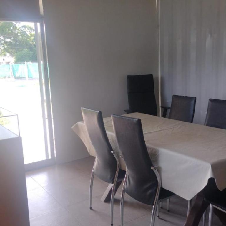 monoambiente grande, pileta arroyo seco - Casa con 1 dormitorio - 4