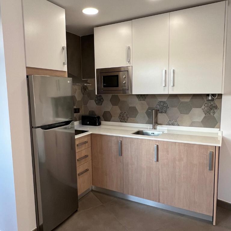 Acogedor Apartamento Moderno con Piscina en Nerja, Perfecto para una Escapada - Apartamento con vistas a la piscina - 3