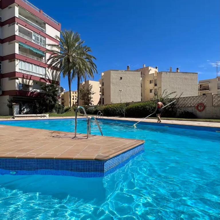 Acogedor Apartamento Moderno con Piscina en Nerja, Perfecto para una Escapada - Apartamento con vistas a la piscina - 5
